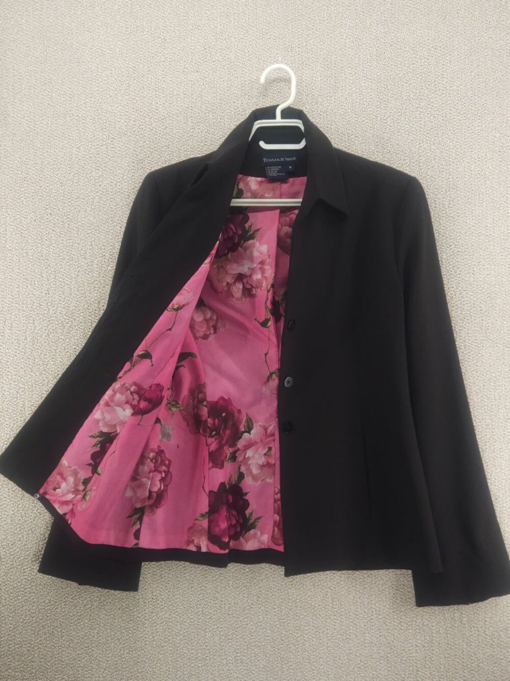 Tristan & Iseut Vintage Black Blazer with Hot Pink Floral Lining
